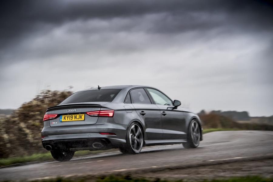  Audi RS3 Sedan Sport Edition (8V) 2019 года  (UK) (фото 22 из 40)